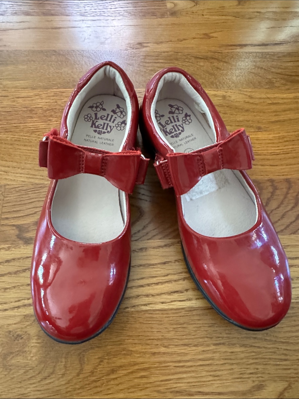 Lelli Kelly Red Patent Red Shoes Size 33F / US 2 Kids